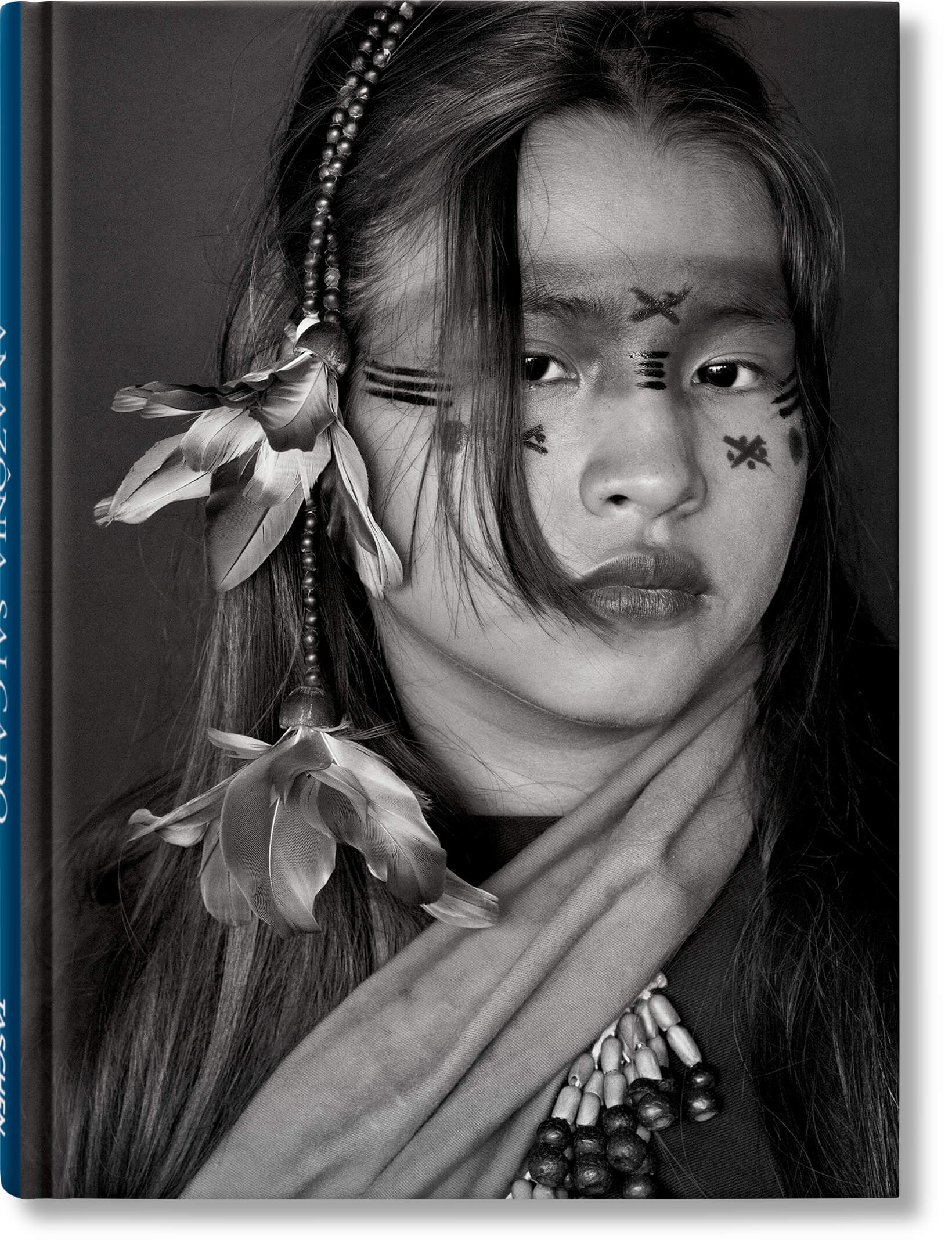 Sebastião Salgado Amazonia. Notebook ‘Ashaninka Girl’