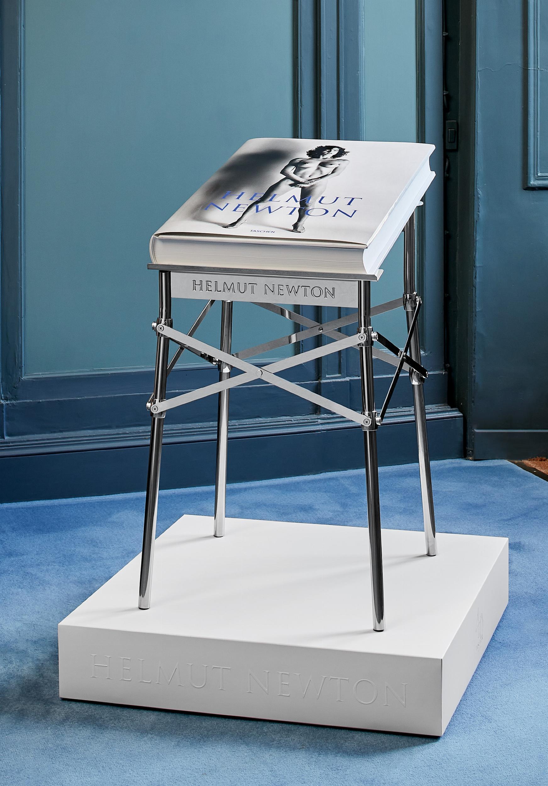 Helmut Newton. BABY SUMO